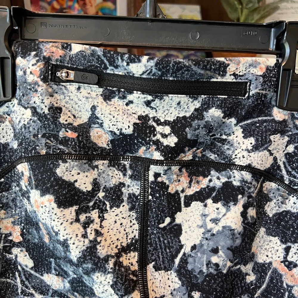 Lululemon women’s speed up crop size 8 - Picture 4 of 10